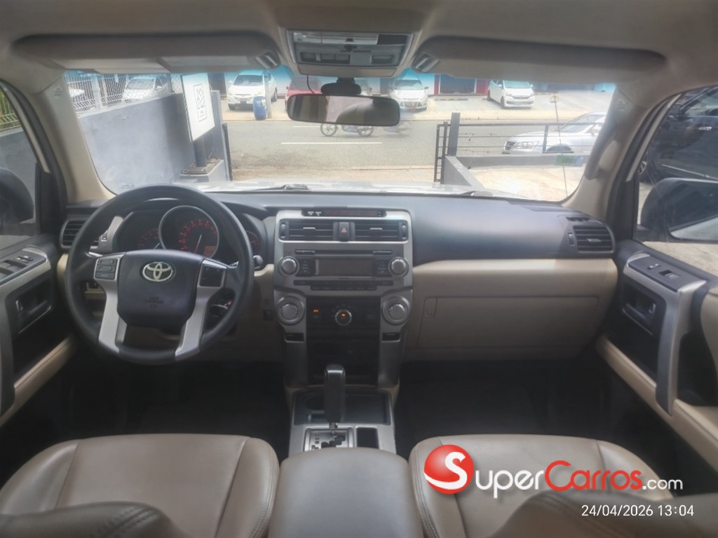 2011 Toyota 4 Runner SR5 — foto 8 / 12