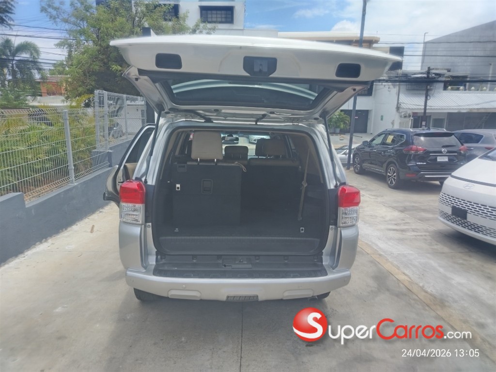 2011 Toyota 4 Runner SR5 — foto 10 / 12