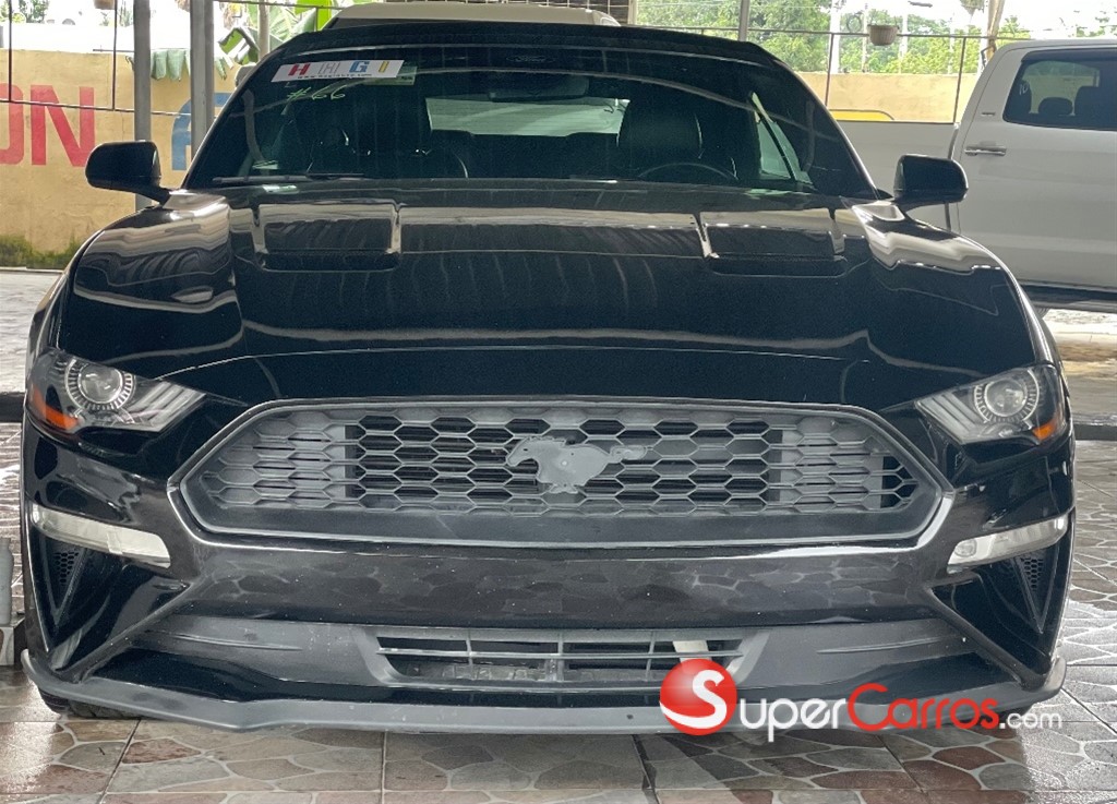 2021 Ford Mustang Ecoboost — foto 2 / 7