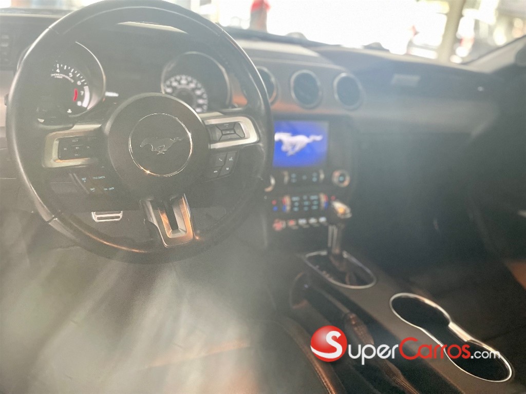 2021 Ford Mustang Ecoboost — foto 6 / 7