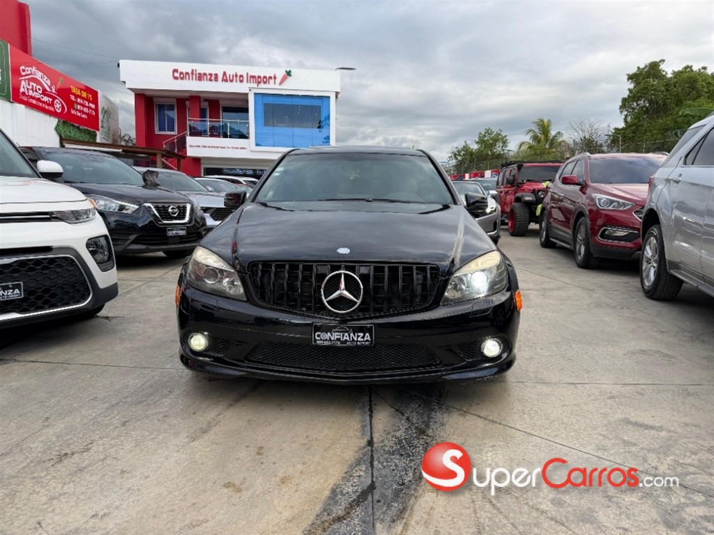 2010 Mercedes-Benz Clase C 300 — foto 2 / 9