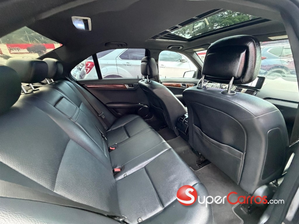 2010 Mercedes-Benz Clase C 300 — foto 9 / 9