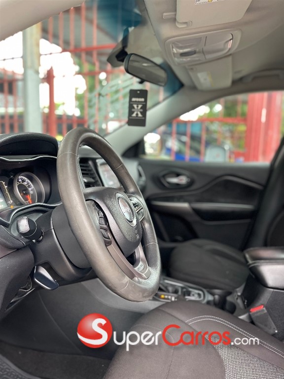2020 Jeep Cherokee Latitude — foto 5 / 10