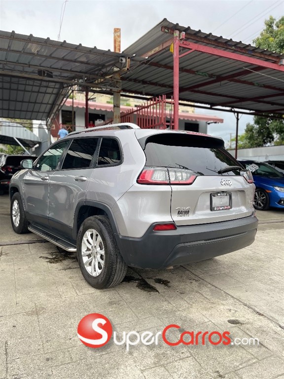 2020 Jeep Cherokee Latitude — foto 8 / 10