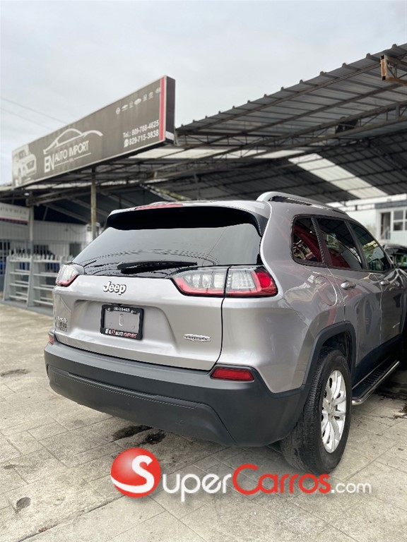 2020 Jeep Cherokee Latitude — foto 9 / 10