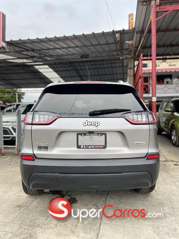 2020 Jeep Cherokee Latitude — foto 10 / 10
