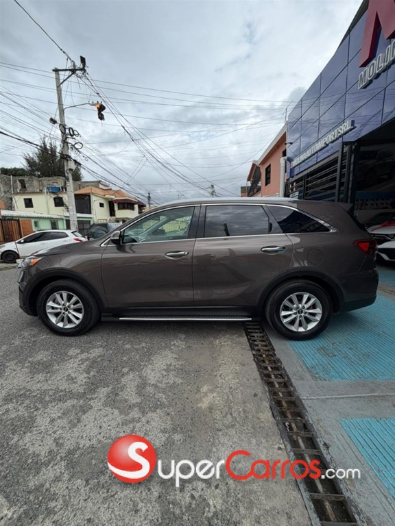 2020 Kia Sorento LX — foto 3 / 12