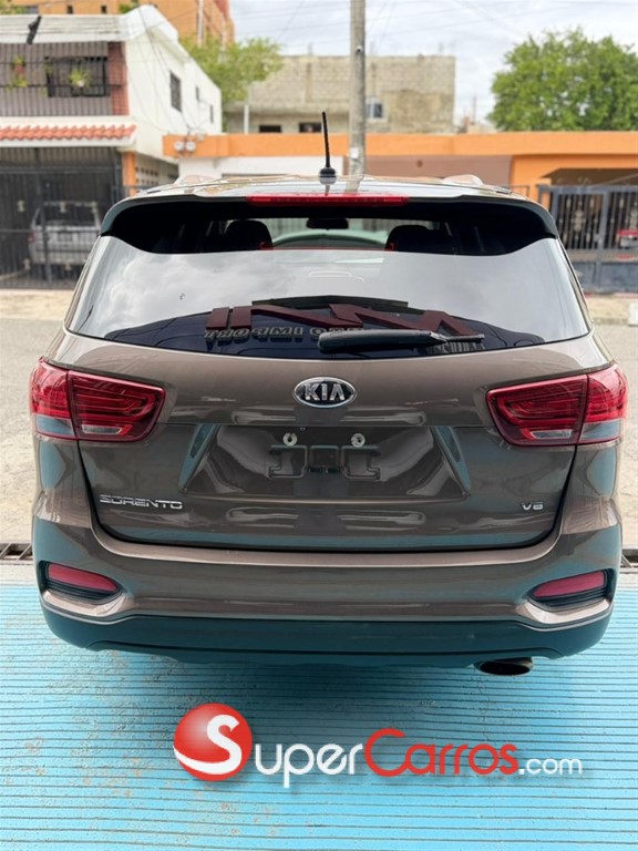 2020 Kia Sorento LX — foto 9 / 12