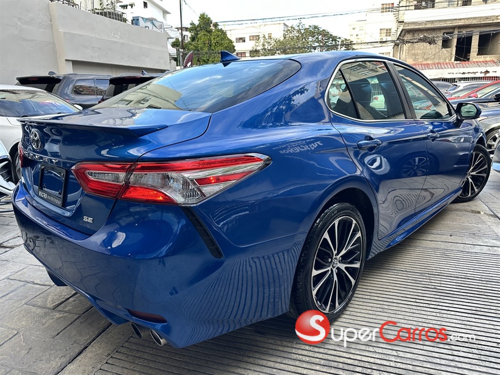 2020 Toyota Camry SE — foto 4 / 12