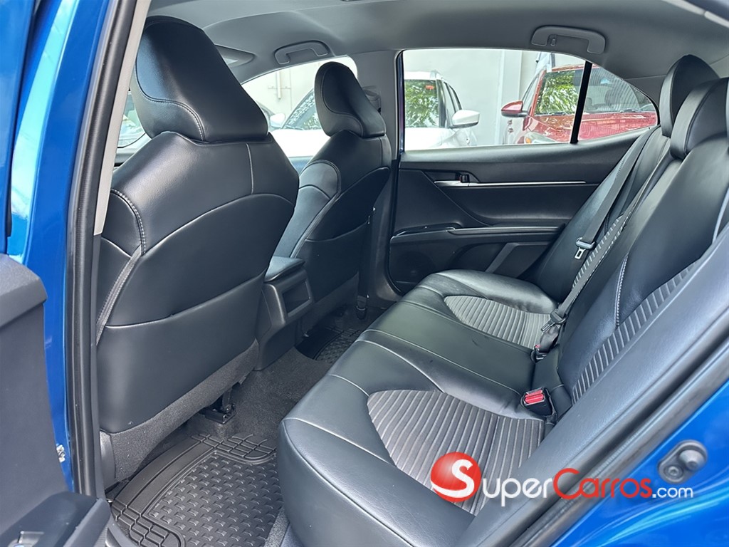 2020 Toyota Camry SE — foto 10 / 12