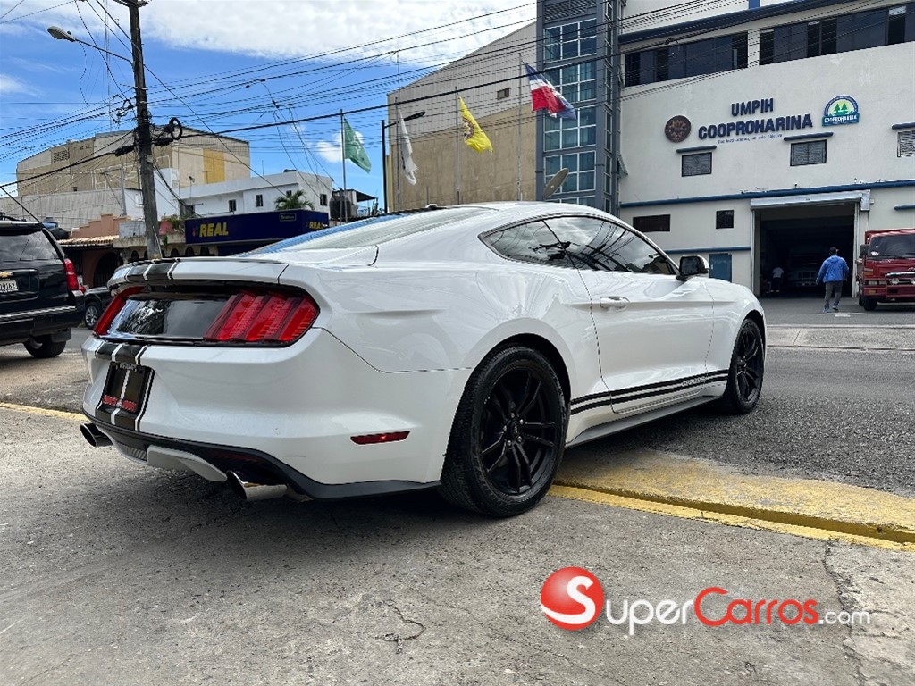 2017 Ford Mustang Ecoboost Premium — foto 4 / 12