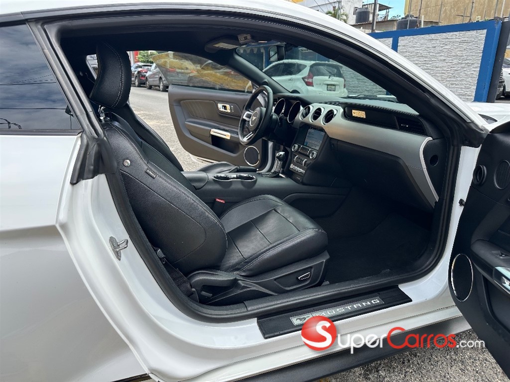 2017 Ford Mustang Ecoboost Premium — foto 10 / 12