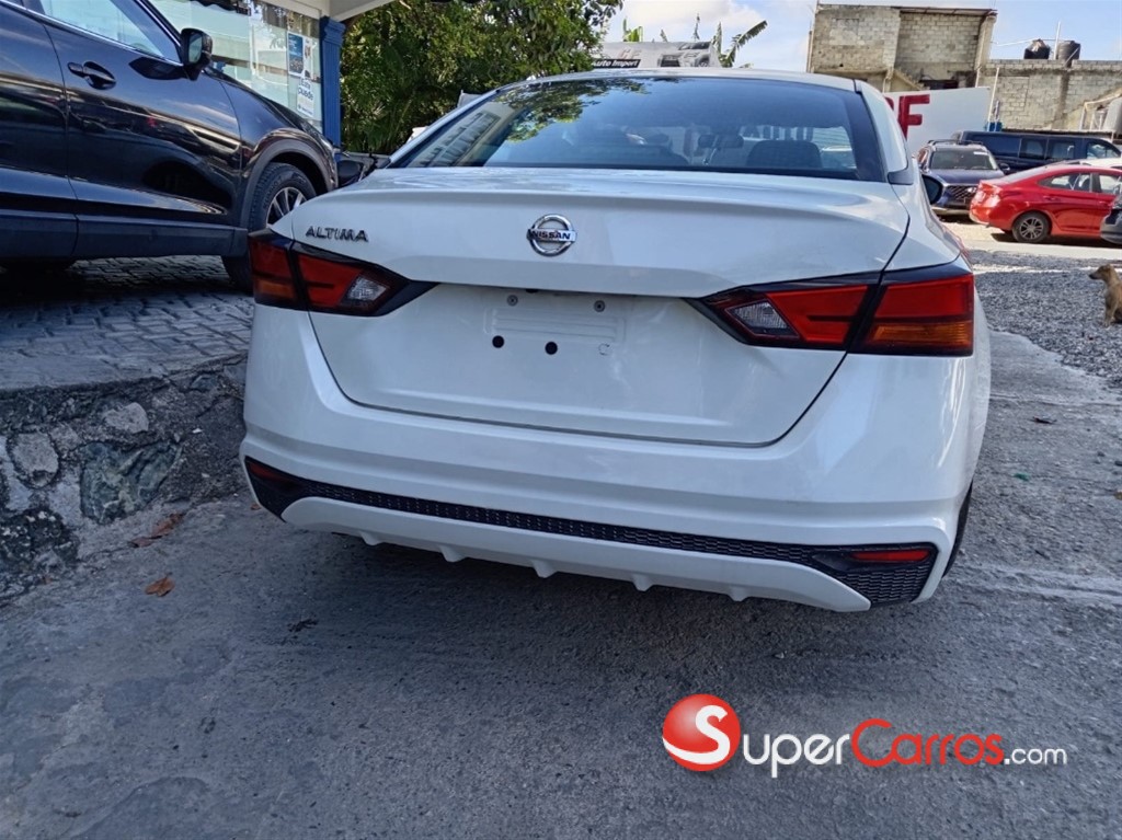 2022 Nissan Altima SV — foto 9 / 12