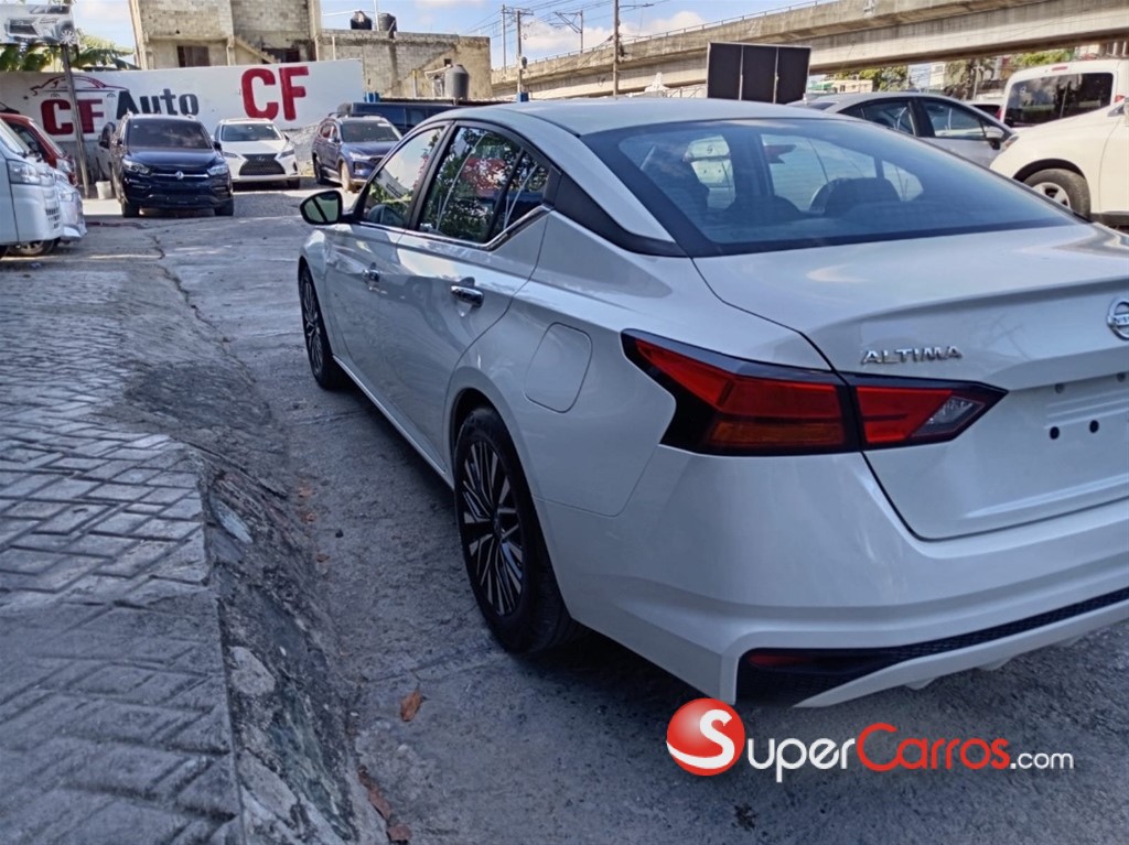 2022 Nissan Altima SV — foto 10 / 12