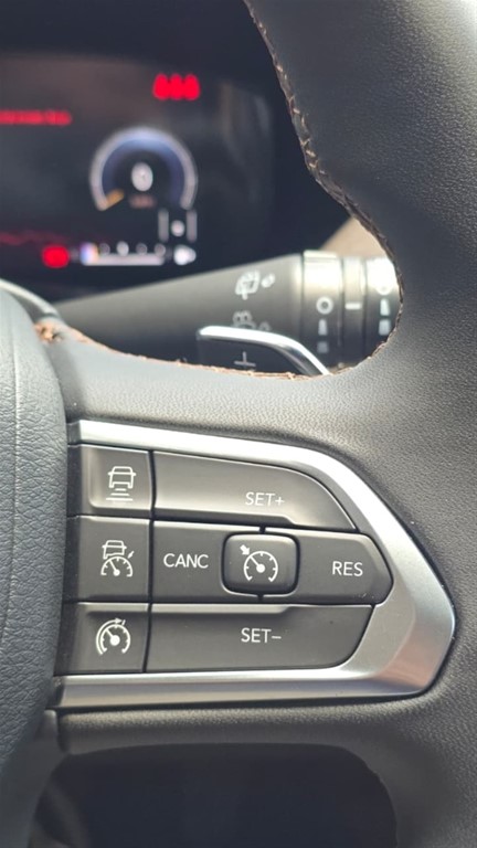 2024 Jeep Commander Overland — foto 12 / 12
