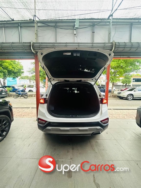 2019 Hyundai Santa Fe SE — foto 7 / 10