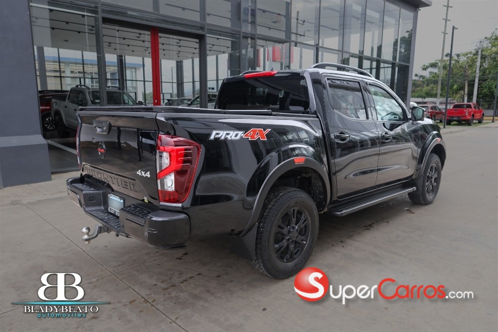 2022 Nissan Frontier Pro-4X — foto 10 / 12