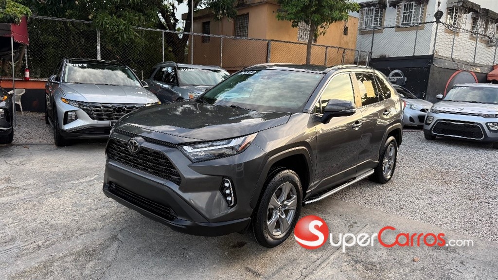 2022 Toyota RAV4 XLE — foto 2 / 12