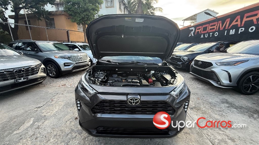 2022 Toyota RAV4 XLE — foto 9 / 12