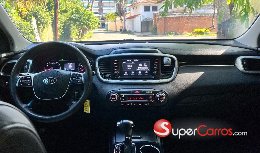 2019 Kia Sorento LX — foto 8 / 9