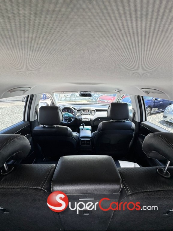 2017 Kia Sorento LX — foto 6 / 8