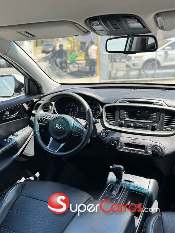 2017 Kia Sorento LX — foto 7 / 8