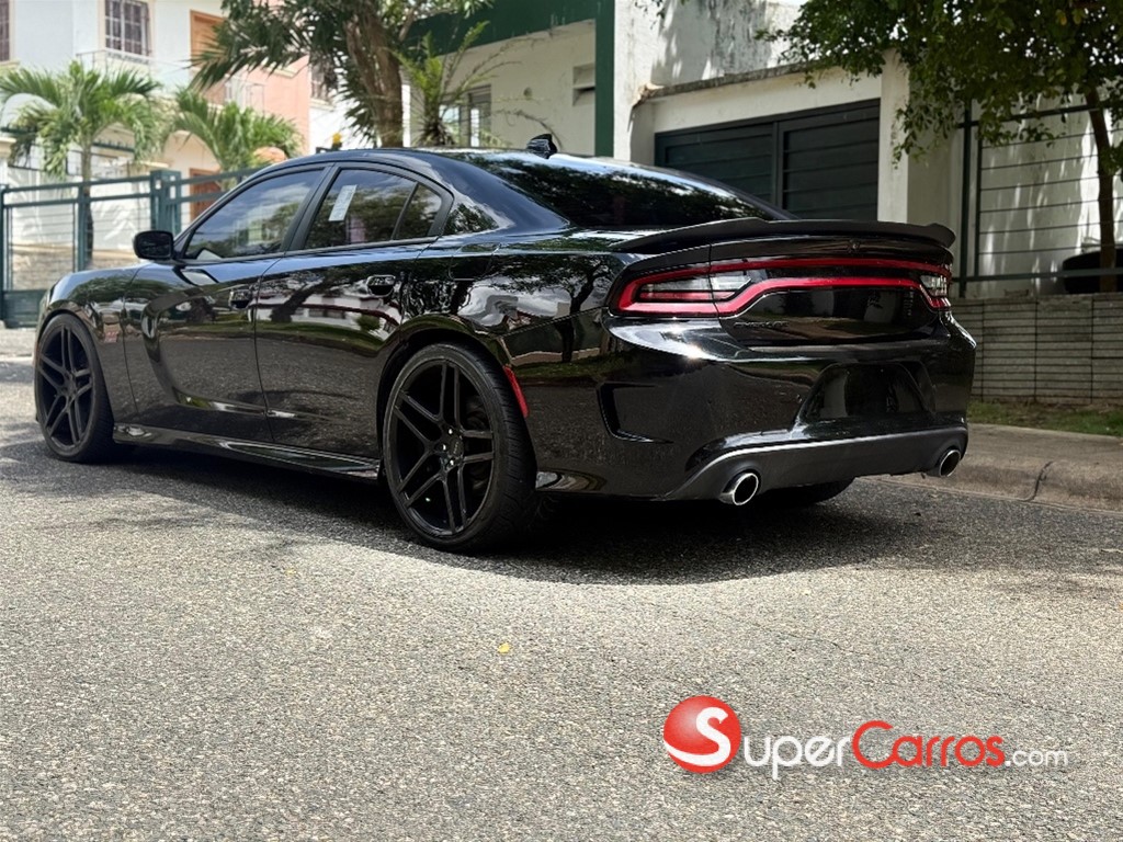 2020 Dodge Charger SRT — foto 9 / 10