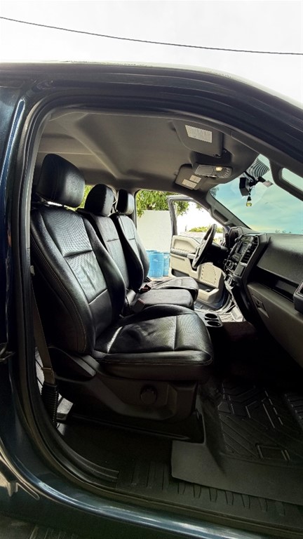 2016 Ford F 150 XLT — foto 7 / 12