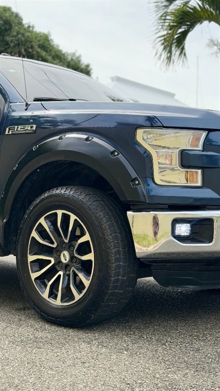 2016 Ford F 150 XLT — foto 8 / 12
