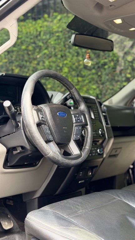 2016 Ford F 150 XLT — foto 12 / 12