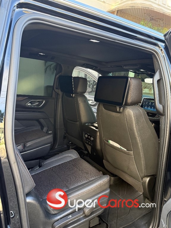 2023 Chevrolet Suburban Highcountry — foto 5 / 9