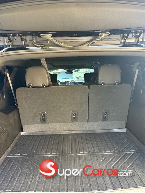 2023 Chevrolet Suburban Highcountry — foto 6 / 9