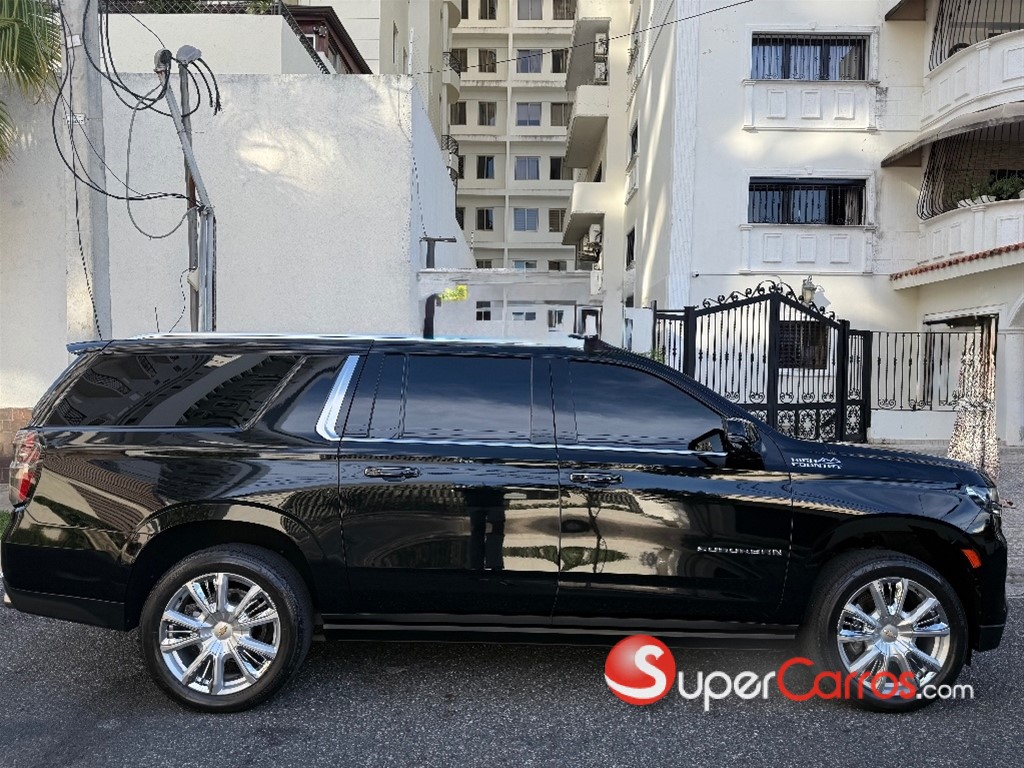 2023 Chevrolet Suburban Highcountry — foto 7 / 9