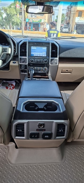 2017 Ford F 150 Lariat — foto 5 / 11