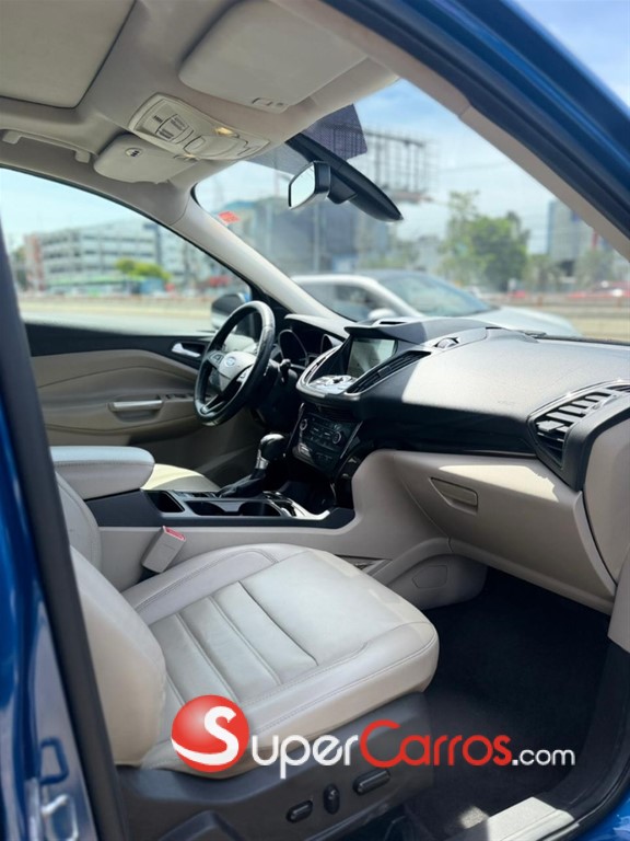 2017 Ford Escape Titanium — foto 2 / 9