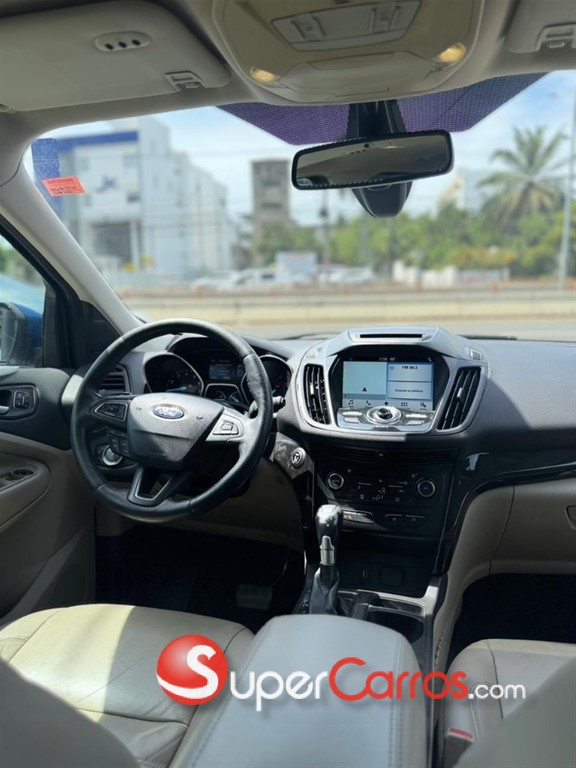 2017 Ford Escape Titanium — foto 4 / 9