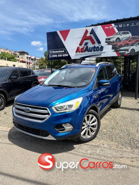 2017 Ford Escape Titanium — foto 6 / 9