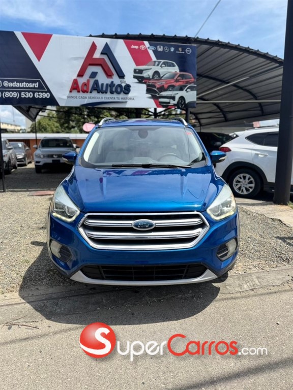 2017 Ford Escape Titanium — foto 9 / 9