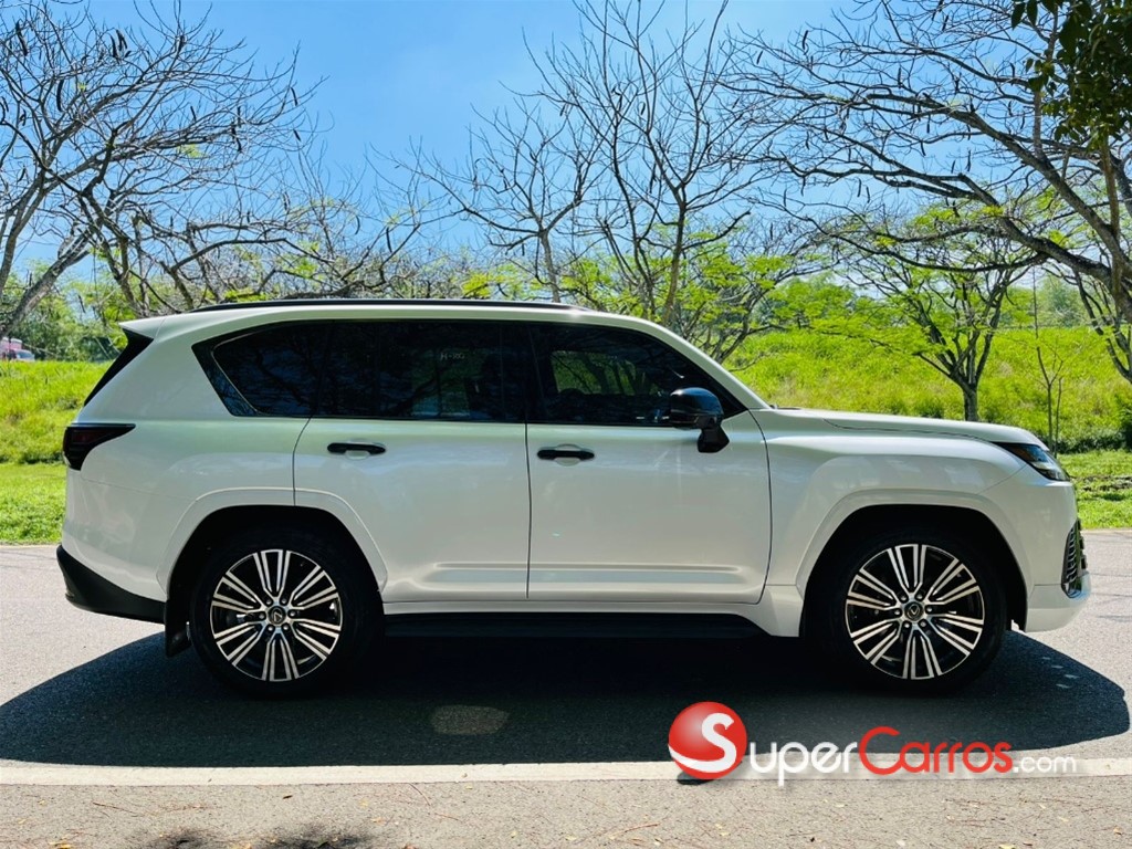 2023 Lexus LX 600 Luxury — foto 12 / 12
