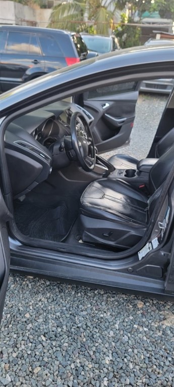 2014 Ford Focus — foto 2 / 10