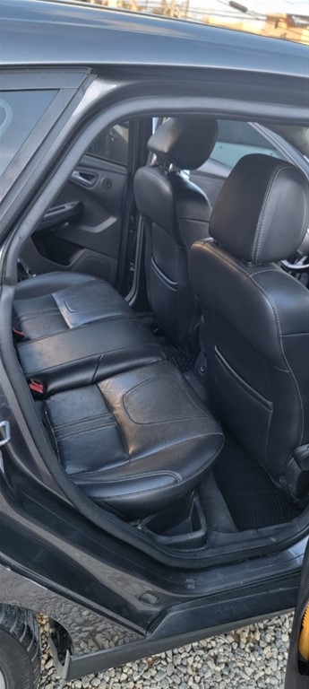 2014 Ford Focus — foto 8 / 10