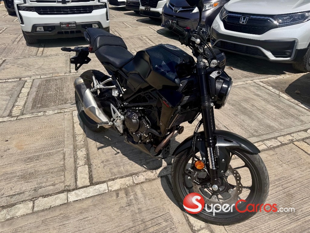 2025 Honda CB — foto 4 / 5