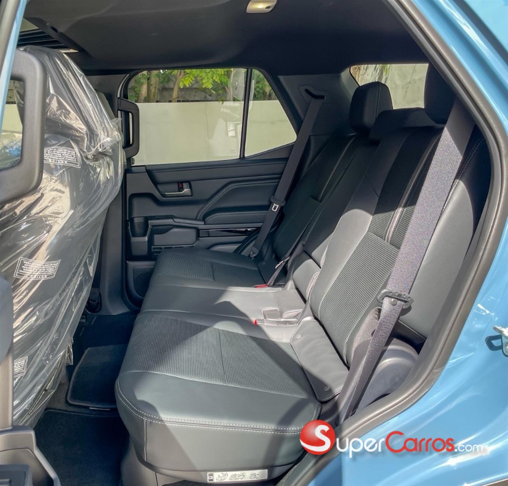 2027 Toyota 4 Runner — foto 7 / 11