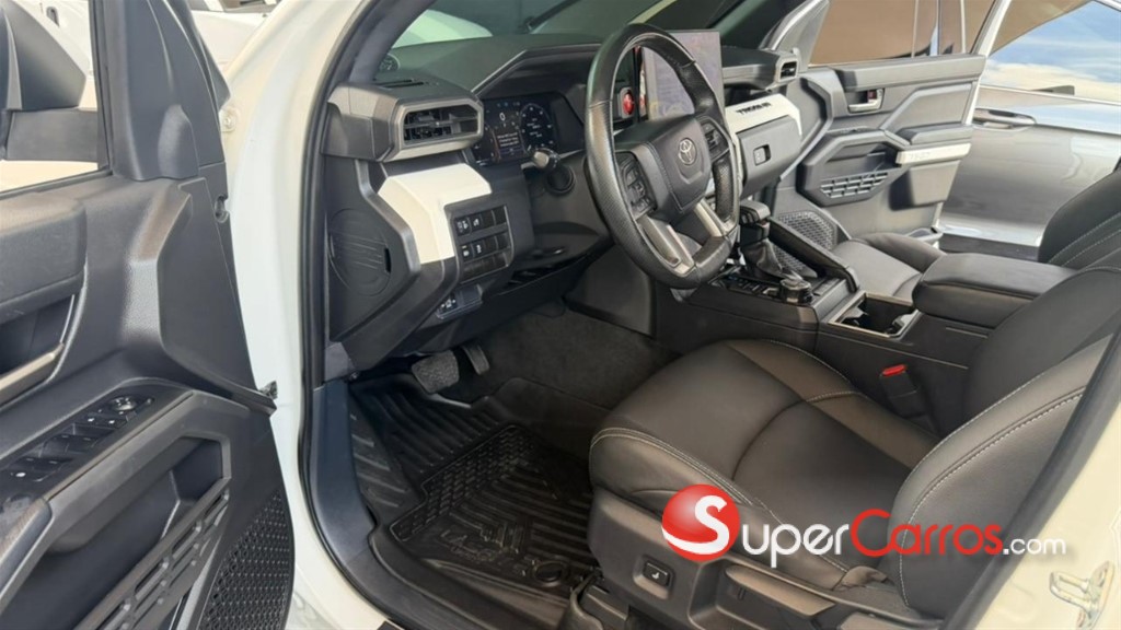 2024 Toyota Tacoma TRD OFF ROAD — foto 9 / 12
