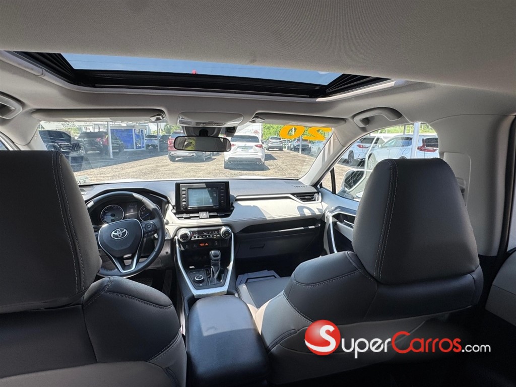 2020 Toyota RAV4 XLE Hybrid — foto 9 / 11