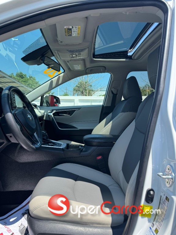 2020 Toyota RAV4 XLE Hybrid — foto 10 / 11