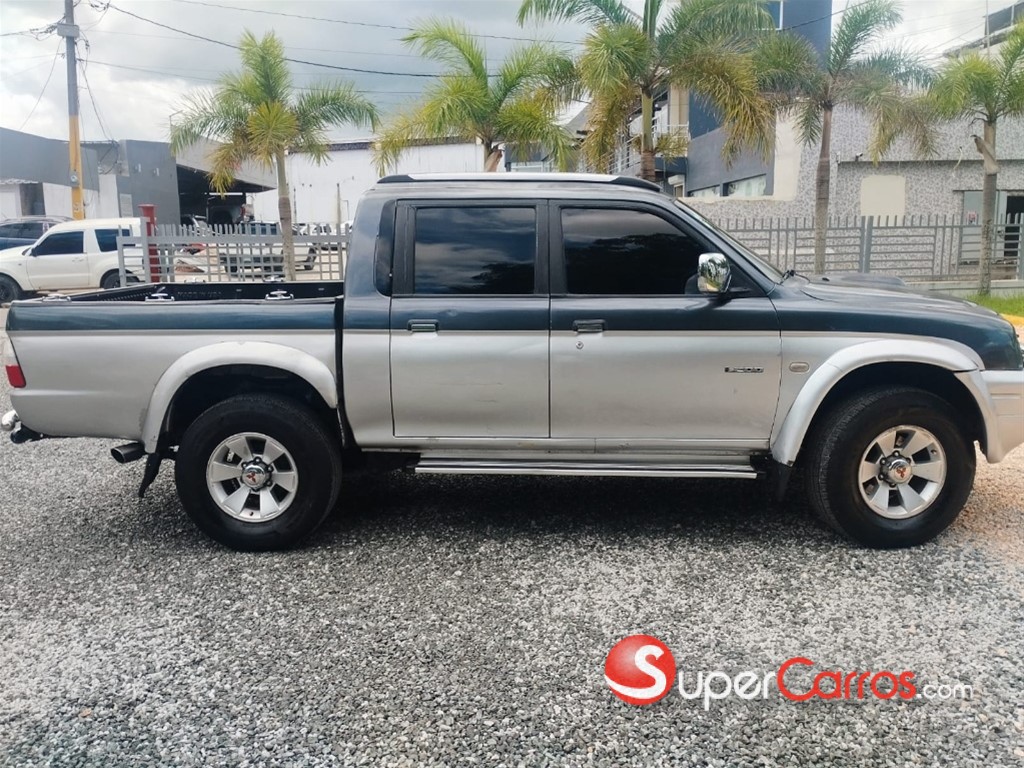 2005 Mitsubishi Motors L 200 — foto 2 / 8