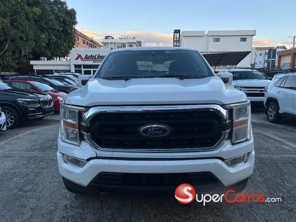2021 Ford F 150 XLT ECOBOOST — foto 2 / 12