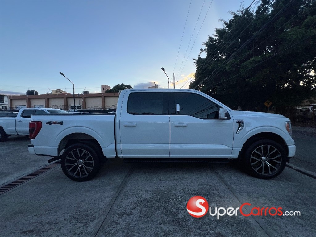 2021 Ford F 150 XLT ECOBOOST — foto 4 / 12