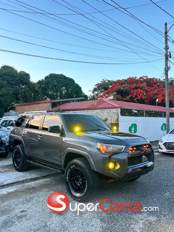 2018 Toyota 4 Runner TRD Off-Road Premium